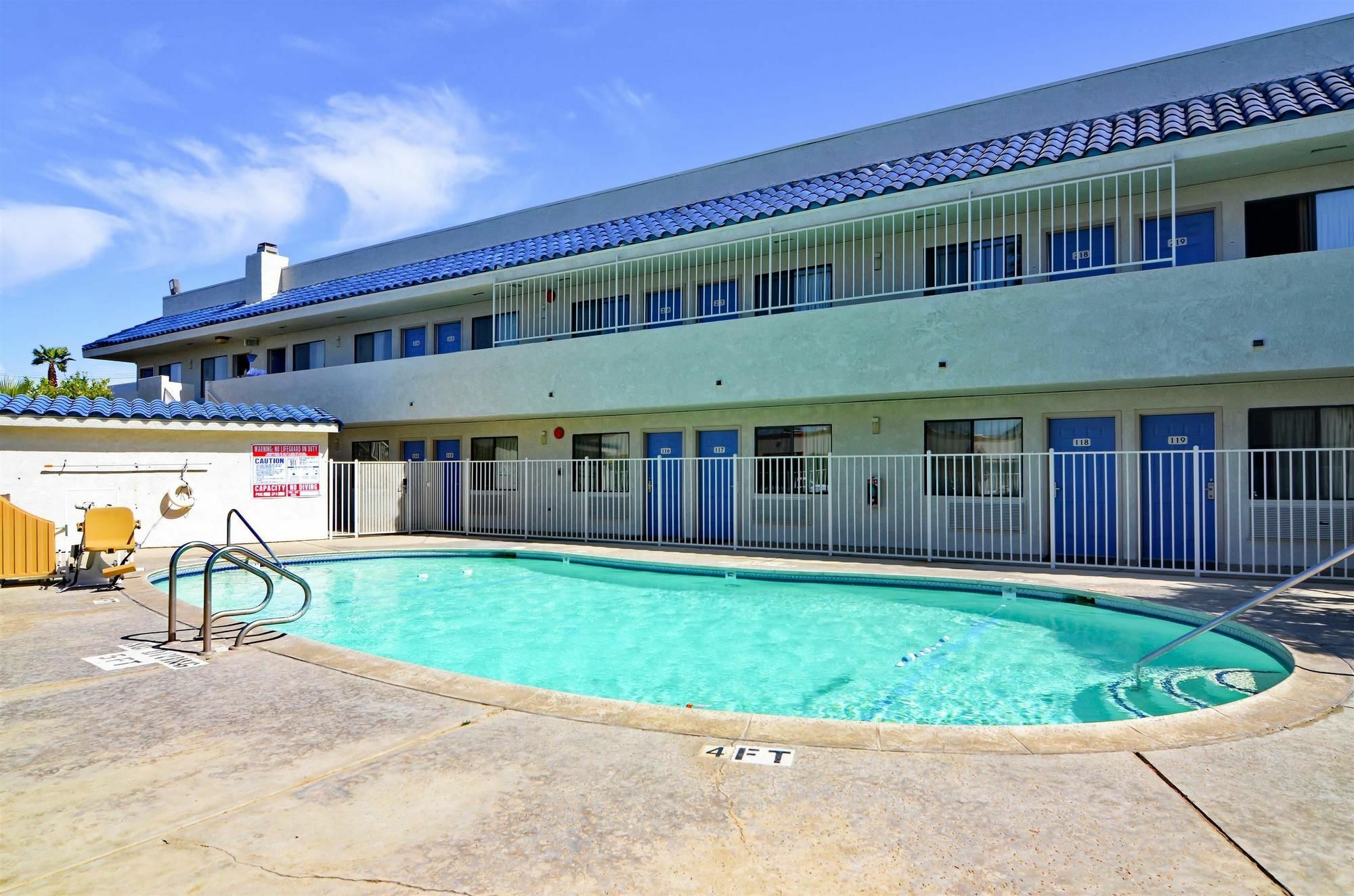 Motel 6-North Palm Springs, Ca - North Exterior foto