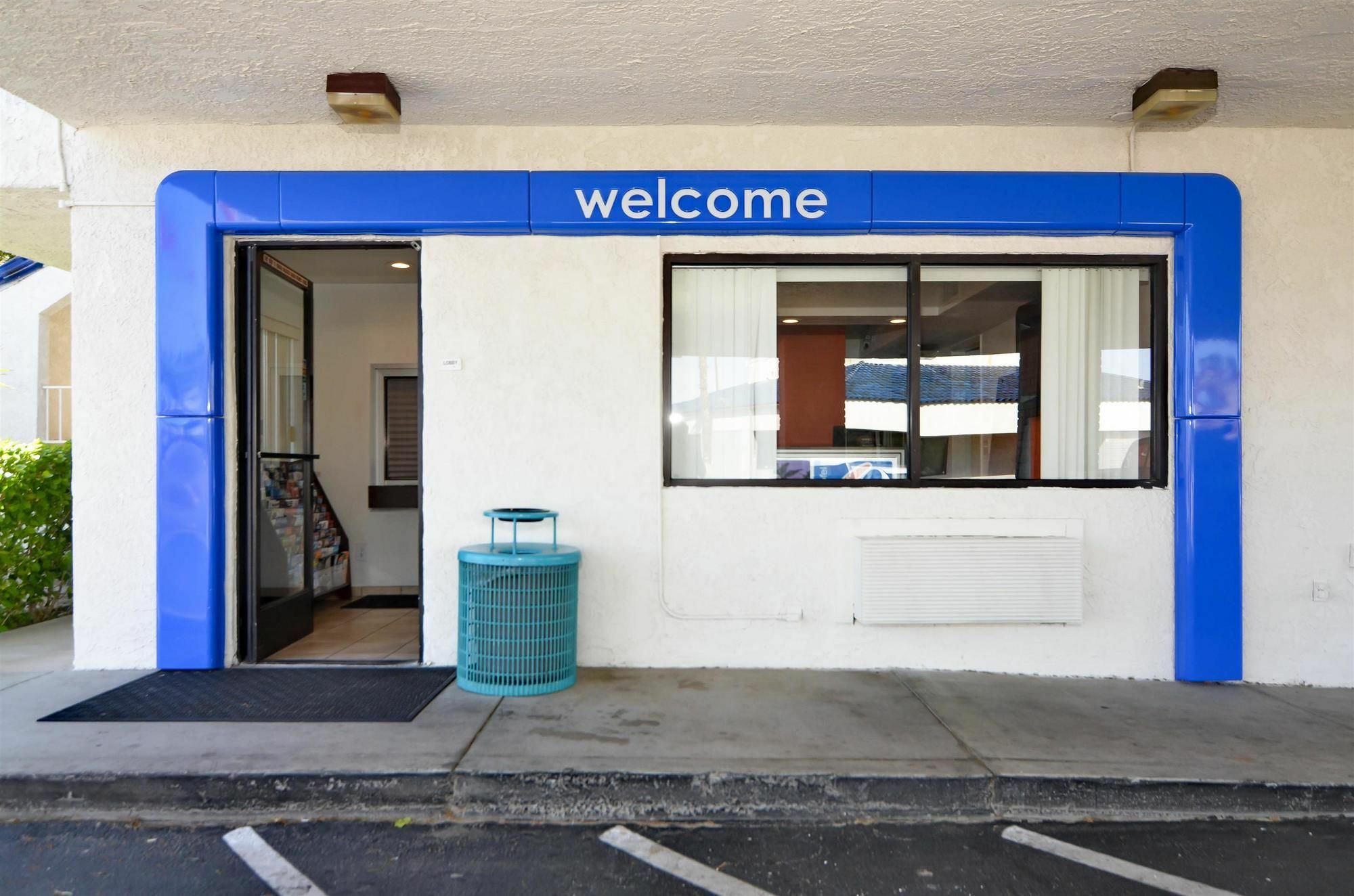 Motel 6-North Palm Springs, Ca - North Exterior foto